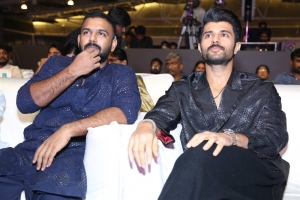 Tharun Bhascker, Vijay Deverakonda @ Keedaa Cola Pre-Release Event Stills