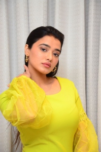 Ranga Ranga Vaibhavanga Movie Heroine Ketika Sharma Latest Pics