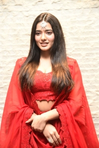 Ranga Ranga Vaibhavanga Actress Ketika Sharma Red Lehenga Photos