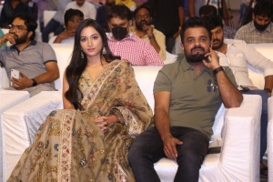 Srinidhi Shetty, Bhuvan Gowda @ KGF Chapter 2 Press Meet Hyderabad Photos