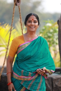 Eswari Rao in Kondraal Paavam Movie HD Images