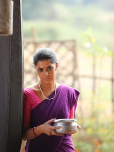 Varalaxmi Sarathkumar in Kondraal Paavam Movie HD Images