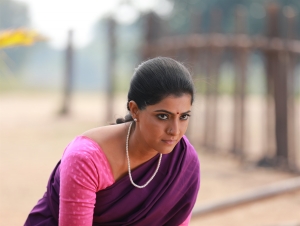 Varalaxmi Sarathkumar in Kondraal Paavam Movie HD Images