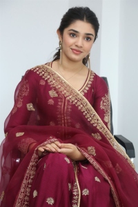 Actress Krithi Shetty Pictures @ Aa Ammayi Gurinchi Meeku Cheppali Interview