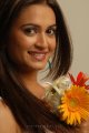 Kriti Kharbanda Cute Photo Shoot Pics