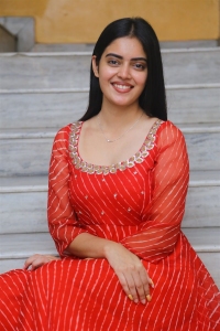 Actress Kushitha Kallapu Stills @ Neethone Nenu Press Meet