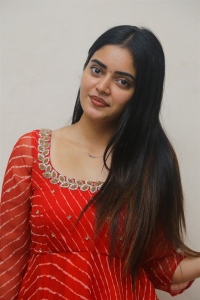 Actress Kushitha Kallapu Stills @ Neethone Nenu Press Meet