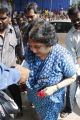 Latha Rajinikanth Last Respects to K Balachander Stills