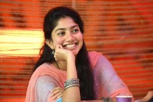 Love Story Sai Pallavi HD Images