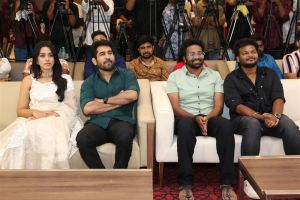 Mirnalini Ravi, Vijay Antony @ Love Guru Movie Pre-Release Event Photos