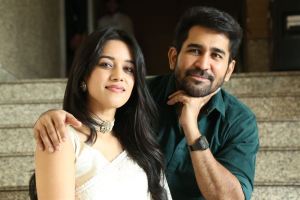 Mirnalini Ravi, Vijay Antony @ Love Guru Movie Pre-Release Event Photos