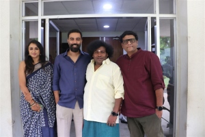Suhasini Kumaran, Veera, Yogi Babu, Balaji Venugopal @ Lucky Man Movie Press Meet Stills