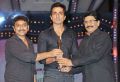 Srinu Vaitla, Murali Mohan gives Best actor in negative role award to Sonu Sood for Dookudu