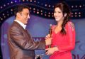 Kamal gives Best debut actor - female award to Shruti Hassan for Anaganaga O Dheerudu