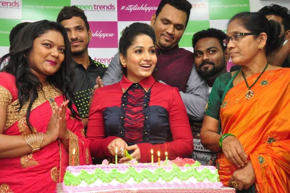 Madhavi Latha launches Green Trends Salon @ Begumpet, Hyderabad | New Movie  Posters