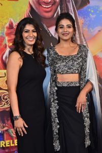 Varalaxmi, Anjali @ Madha Gaja Raja Telugu Press Meet Stills