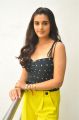 Heroine Divyansha Kaushik Pics @ Majili Movie Interview