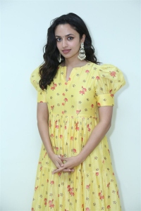 Phalana Abbayi Phalana Ammayi Heroine Malavika Nair Latest Pics