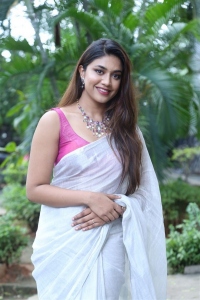 Boyfriend for Hire Heroine Malavika Satheesan Saree Pics