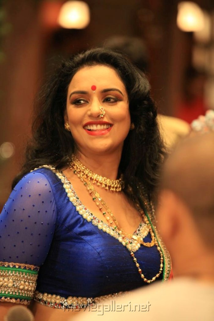 Actress Shweta Menon in Malle Teega Movie Hot Stills.