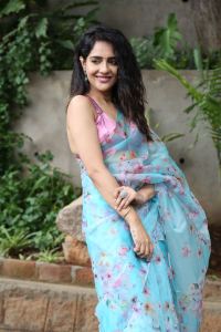 Tiragabadara Saami Actress Malvi Malhotra Saree Stills