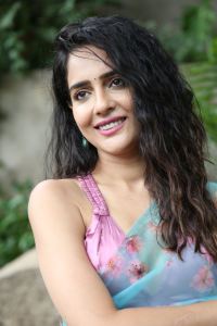 Tiragabadara Saami Actress Malvi Malhotra Saree Stills