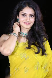 Devaki Nandana Vasudeva Heroine Manasa Varanasi Images