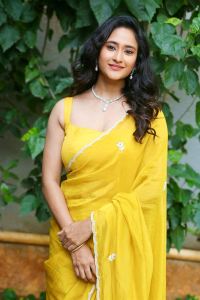 Actress Manika Chikkala Stills @ Dhandoraa Movie Opening