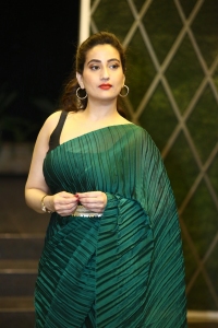 Anchor Manjusha Cute Green Saree Photos