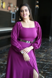 Anchor Manjusha in Dark Pink Dress Photos