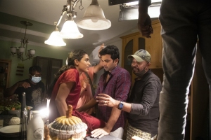 Samyuktha Hegde, Ashok Selvan, Venkat Prabhu in Manmatha Leelai Movie Stills