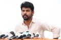 Actor Vimal @ Mannar Vagaiyara On Location Press Meet Photos