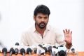 Actor Vimal @ Mannar Vagera On the Sets Press Meet Photos