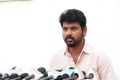 Actor Vimal @ Mannar Vagaiyara On the Sets Press Meet Photos