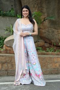 Actress Mannara Chopra New Stills @ Tiragabadara Saami Success Meet