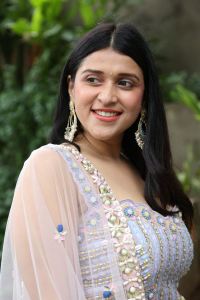 Actress Mannara Chopra New Stills @ Tiragabadara Saami Success Meet