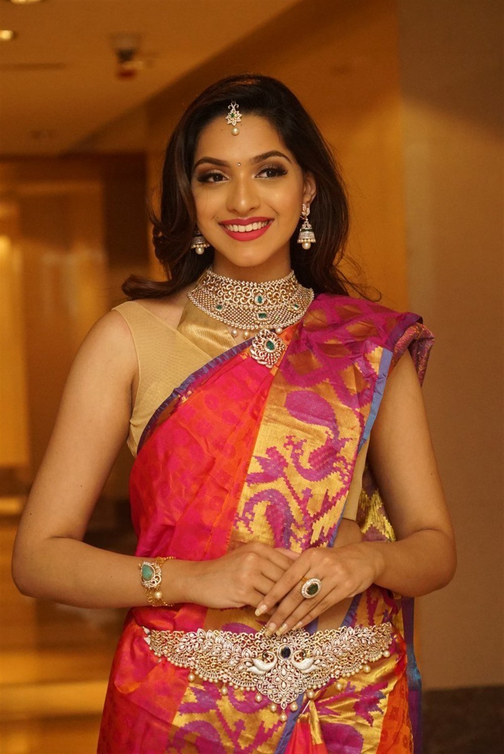 https://moviegalleri.net/wp-content/gallery/mannat-singh-in-silk-saree-photos/model-mannat-singh-in-silk-saree-photos-92cb00a.jpg