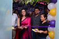 Actress Meenakshi Dixit launches Naturals Salon @ Vijayawada Photos