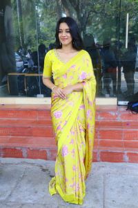 Love Guru Movie Actress Mirnalini Ravi Yellow Saree Pics