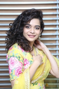 Ori Devuda Movie Actress Mithila Palkar Stills