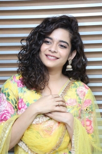 Ori Devuda Movie Actress Mithila Palkar Stills