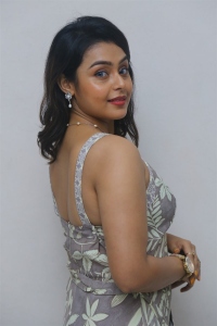 Actress Mokksha Stills @ Neethone Nenu Press Meet