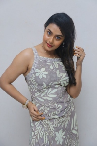 Actress Mokksha Stills @ Neethone Nenu Press Meet