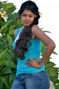 Vennela One And Half Actress Monal Gajjar Hot Pics