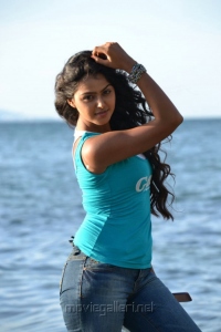 Actress Monal Gajjar Hot Pics in Vennela One And Half Movie