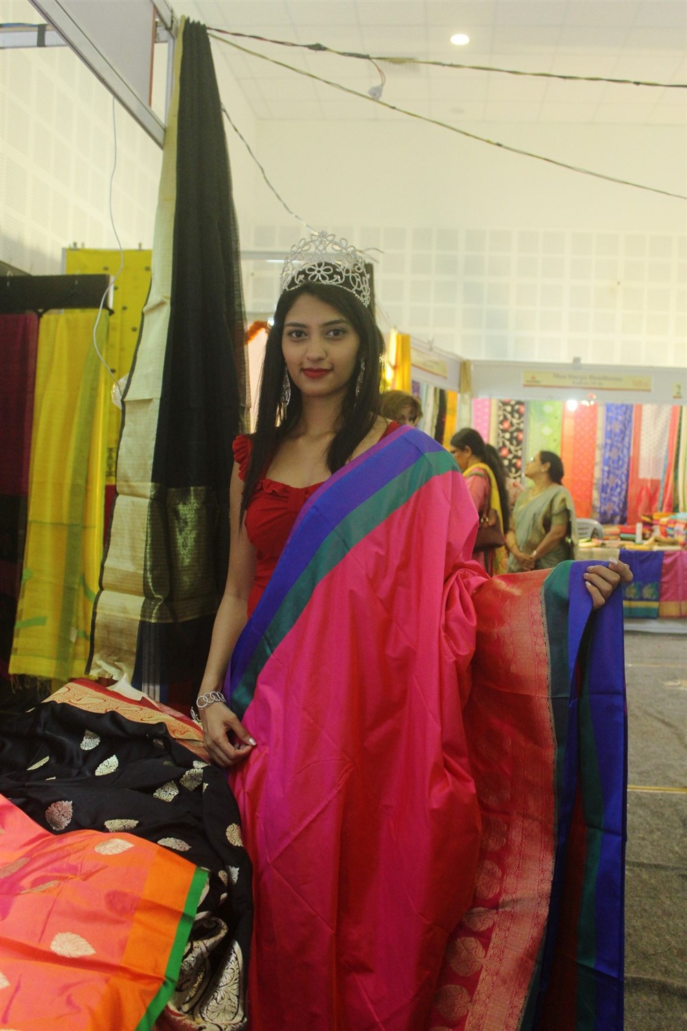Mrs Goa Samiksha Launches Silk India Expo At Goa Graced By 