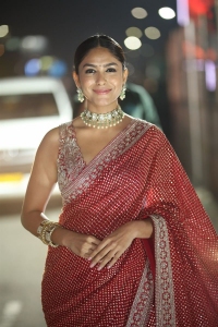 Actress Mrunal Thakur Pictures @ Hi Nanna Pre-Release