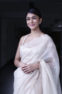 Actress Mrunal Thakur Saree Pics @ Sita Ramam Promotions