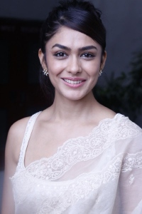 Actress Mrunal Thakur Pics @ Sita Ramam Movie Promotions