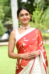 Sita Ramam Actress Mrunal Thakur Photos